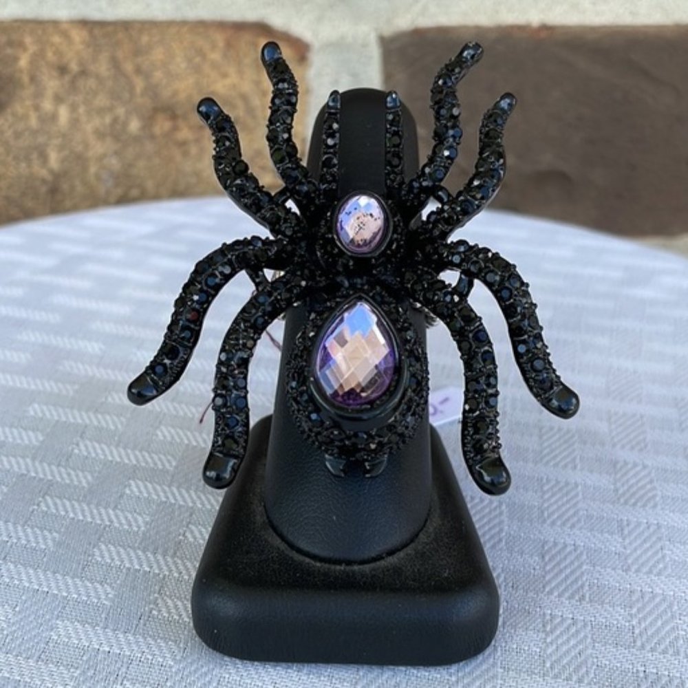 Black Rhinestone Spider Ring. - Picture 1 of 5